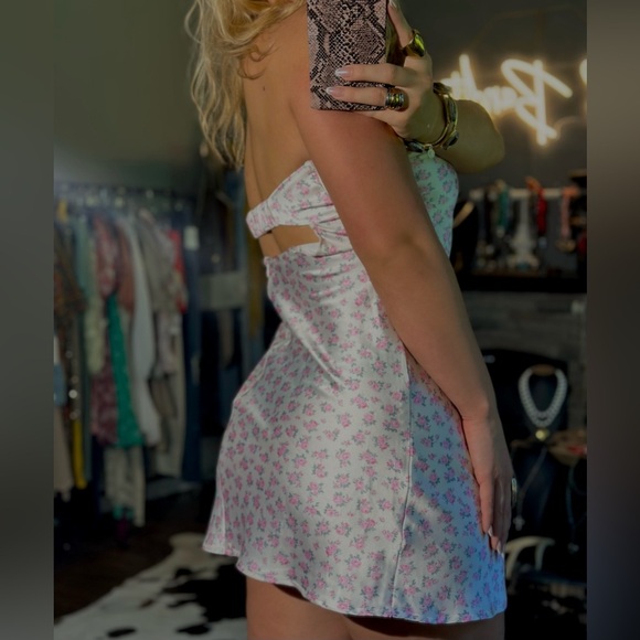 Altar’d State Strapless Floral Dress - Picture 4 of 5